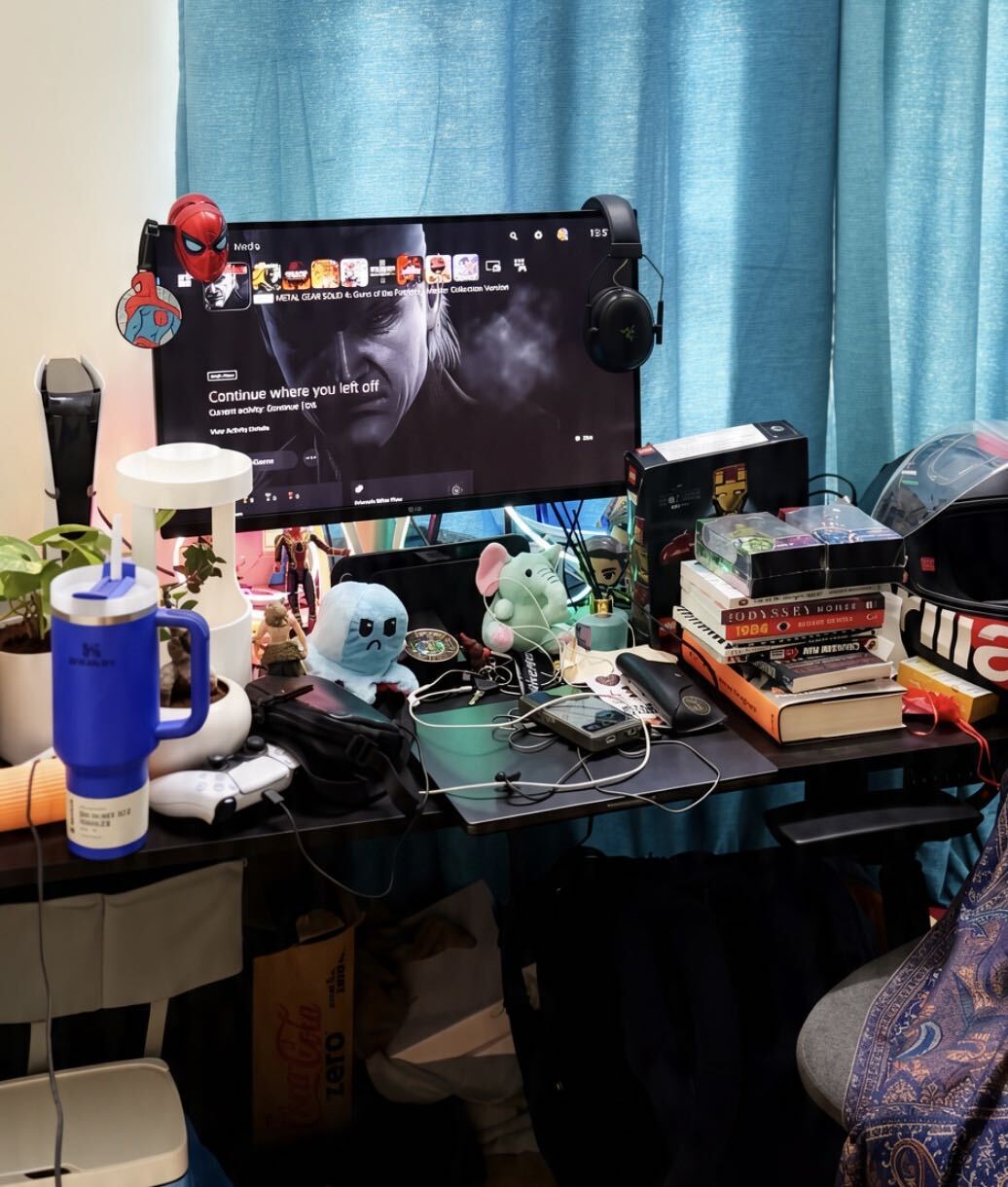 Mohd Talha's desk setup and gaming rig